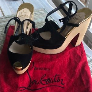 Strappy suede peep toe platform sandal